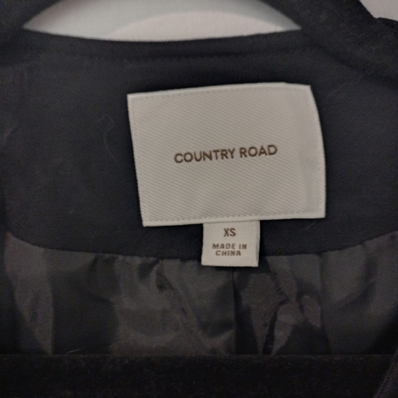 Country Road black button detail cape in size XS - Picture 6 of 11